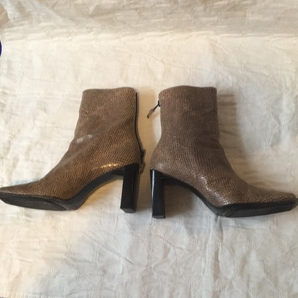 Stuart Weitzman genuine leather snake boots - Picture 7 of 8